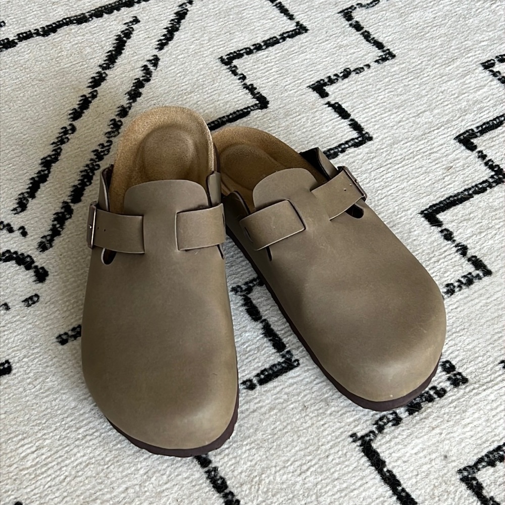 Clogs